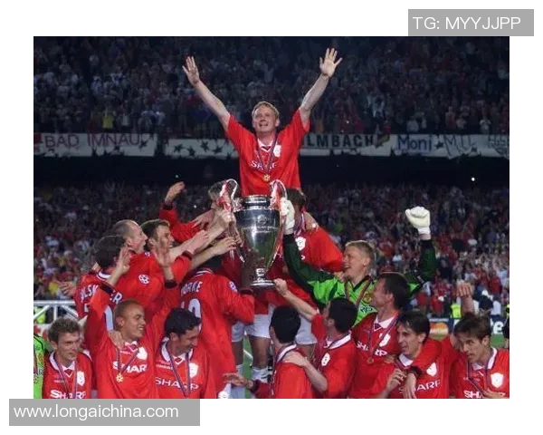 曼联主场迎战热刺期待逆转局势球迷热情高涨助威之声震天